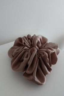 TAUPE SCRUNCHIE